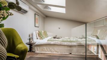 Iron/ironing board, free WiFi