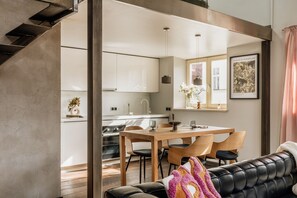 Dining room - Eclectic Violet - LoftAffair (Kraków)