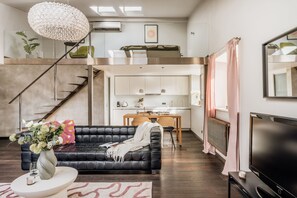 Living area - Eclectic Violet - LoftAffair (Kraków)