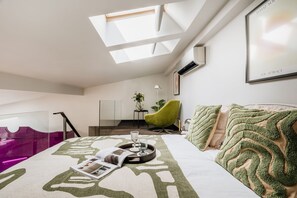 Iron/ironing board, free WiFi