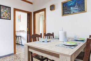 Nicht klassifiziertes Bild, 2 von 13, Schaltfläche