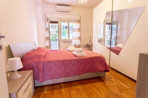 1 chambre, fer et planche à repasser, accès au Wi-Fi (inclus)