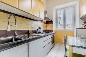 Refrigerador, microondas y lavavajillas 