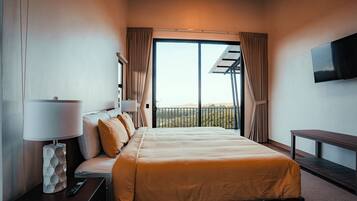 Desk, laptop workspace, free WiFi