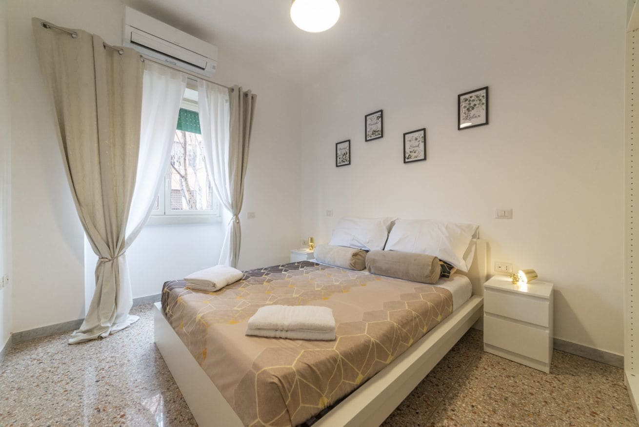 Een strijkplank/strijkijzer, gratis wifi, beddengoed