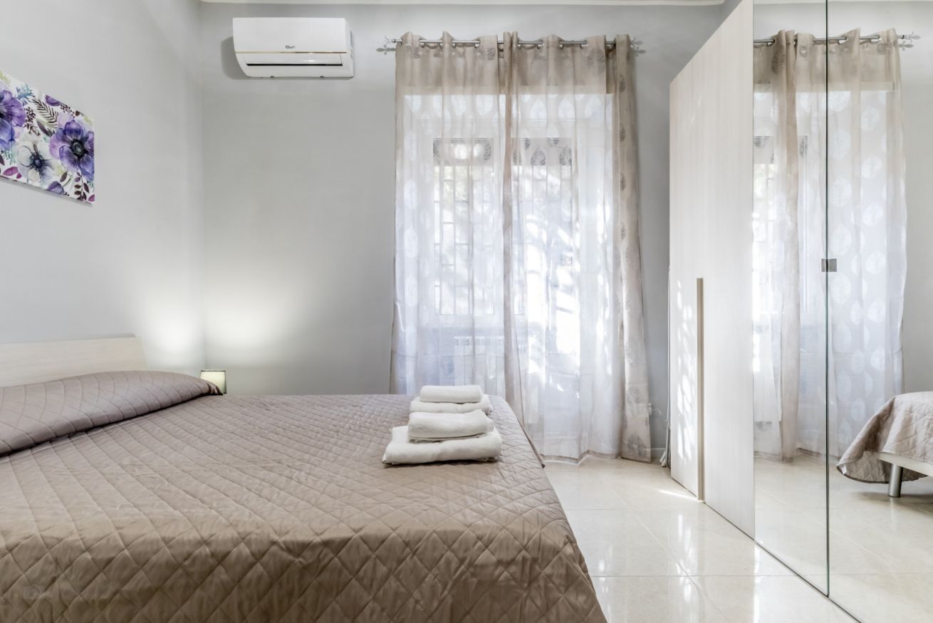 1 chambre, bureau, fer et planche à repasser, Wi-Fi gratuit