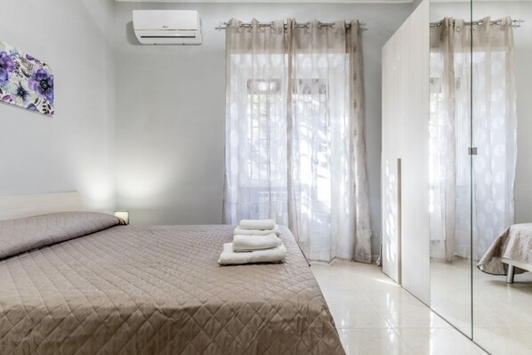 1 bedroom, desk, iron/ironing board, free WiFi