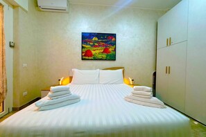 1 bedroom, desk, free WiFi