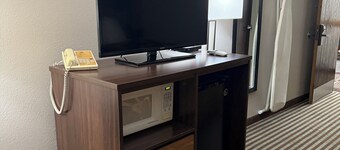 Right off the Interstate, American style Restaurant/Bar Next door & Great Rates!