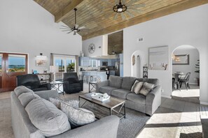 Smart TV - ☀️Pelican Landing☀️ Water Views, Walk to Beach | Family-Friendly Amenities (Navarre)