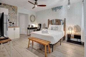 2 soverom, strykejern/-brett, internettilgang og sengetøy