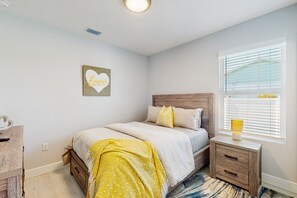 3 chambres, fer et planche à repasser, accès à Internet, literie fournie