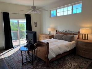 4 عدّة غرف نوم وواي فاي وملاءات أسرّة