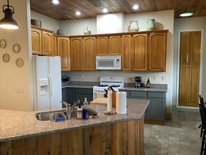 ميكروويف، فرن، موقد طهي مسطح، غسالة أطباق