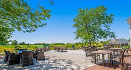 Bear Trap Dunes dog friendly condo with pools, hot tub, WiFi, central A/C