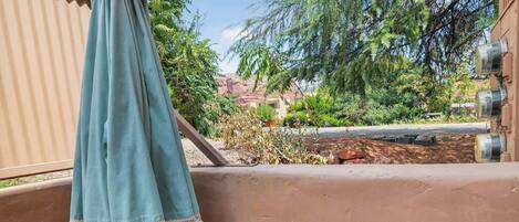 Appart'hĂŽtel, 1 trĂšs grand lit, patio, vue montagne (Bell Rock Casita) | Vue de la chambre