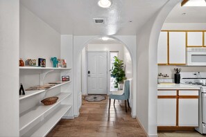 Condo, 1 giường cỡ king, sân hiên, quang cảnh núi (Bell Rock Casita) | Nội thất