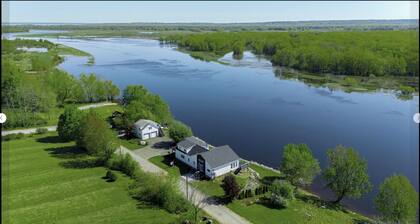 On The Rocks Gagetown"The Modern Fresh Experience" Waterfront 3 vacation rentals