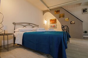 Iron/ironing board, free WiFi - MIMI HOUSE IN THE HISTORIC CENTRE (Naples)