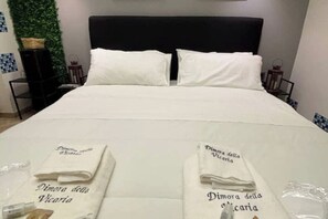 1 bedroom, WiFi - House in the heart of the historic center of Naples - Small Apartment (Napoli)