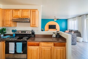 ميكروويف، فرن، موقد طهي مسطح، غسالة أطباق