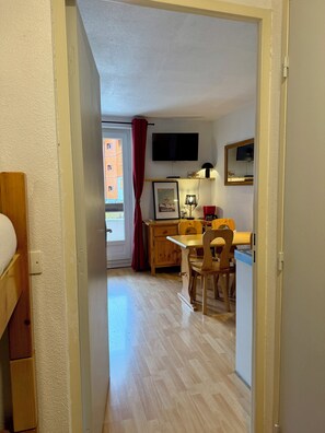 تنا�ول الطعام