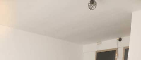 Bügeleisen/Bügelbrett, WLAN, Bettwäsche