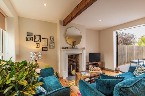 Meadow View Cottage by Leap Escapes