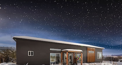 Crestone Basecamp - With Hot Tub!