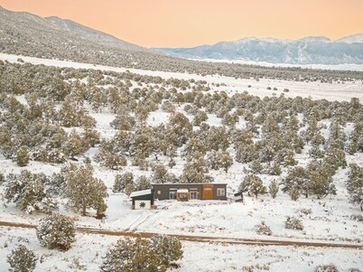 Crestone Basecamp - With Hot Tub!
