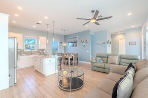 House, Multiple Beds (Harbor BayView) | Living area - Harbor Bayview (Fort Myers Beach)