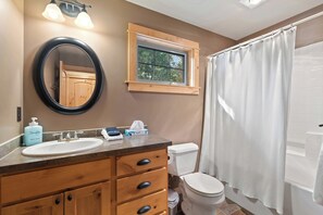 Hårføner og håndklær