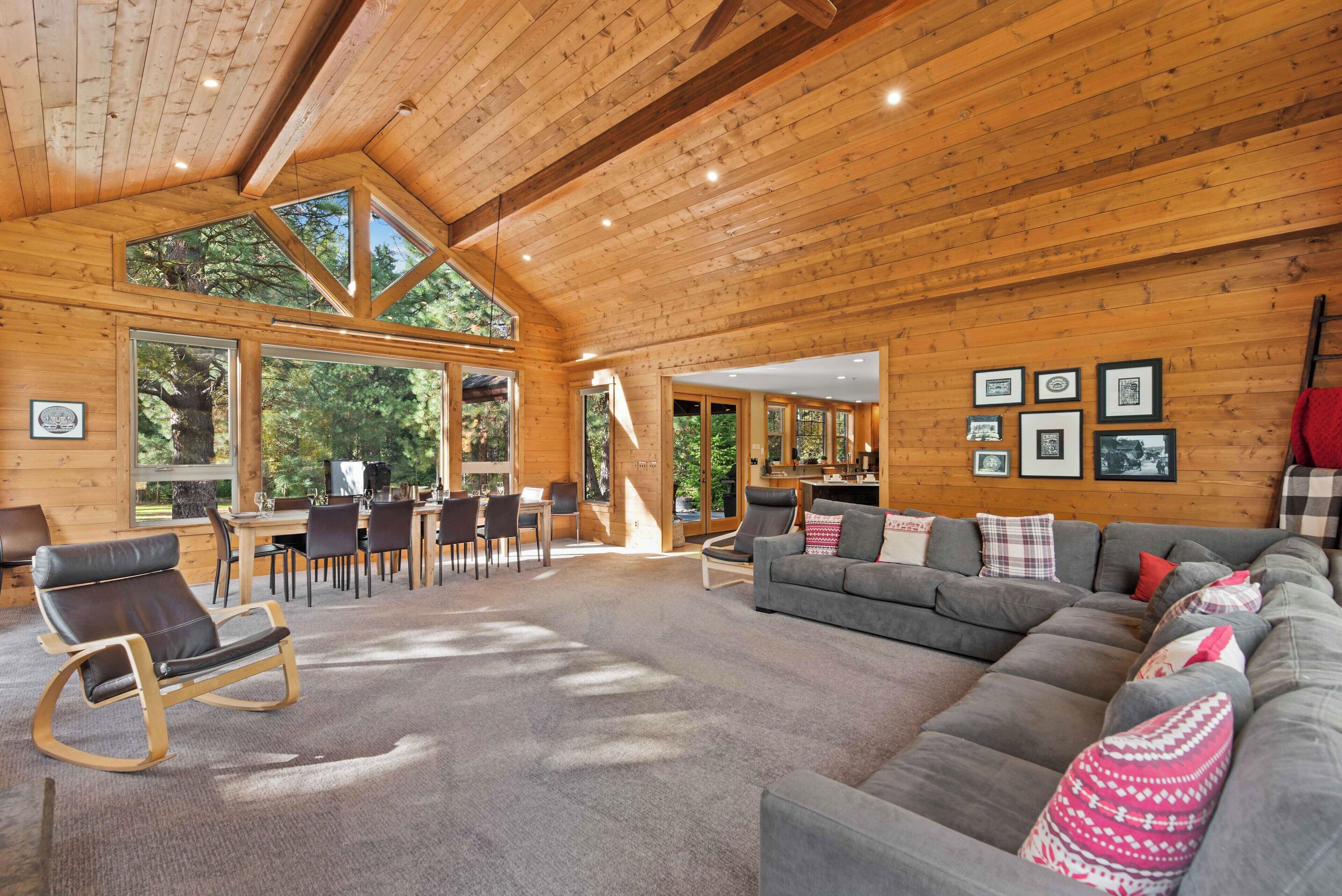 Televisor intel·ligent, reproductor de DVD i llibres 