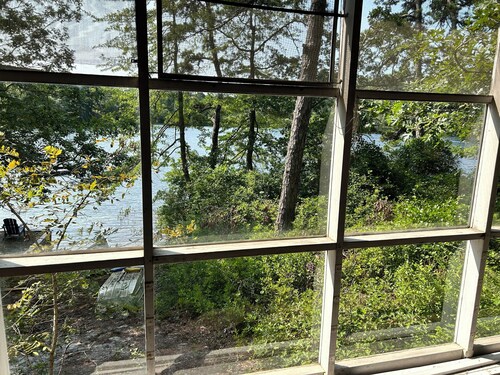 Charming 2-bedroom cottage on Truro Kettle Pond