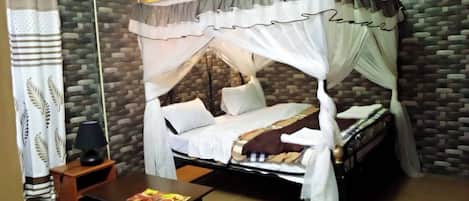 Deluxe Double Room | Free WiFi, bed sheets