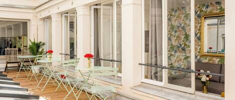 Apartment, Courtyard View | Terrace/patio