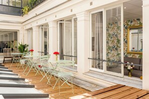 Lejlighed - udsigt til gårdsplads | Terrasse/gårdhave