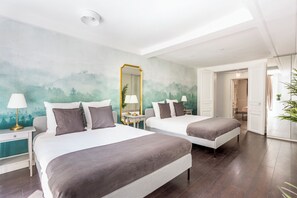 Lejlighed - udsigt til gårdsplads | Allergivenligt sengetøj, senge med topmadrasser, pengeskab på værelset