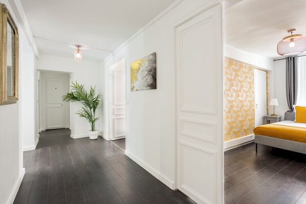 Apartment, Courtyard View | Hypo-allergenic bedding, pillowtop beds, individually decorated