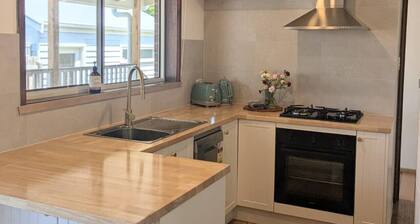 Gwendoline Cottage, Pets, Main St. Station