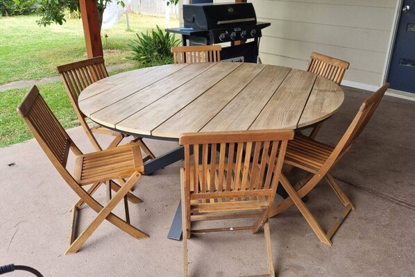 Outdoor dining