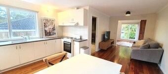 Between the Yarra Valley, City, wineries. Pets