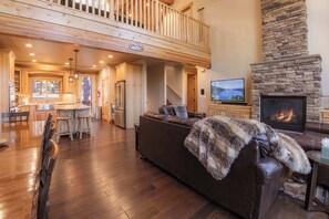 木屋, 多張床, 熱水浴缸, 山景 (The T-Pot) | 起居區