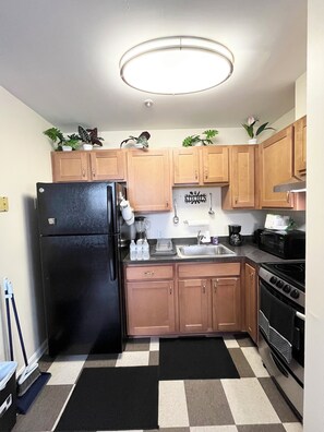 Private kitchen - Charming Cozy Stay in Rockville - Perfect for a getaway (Rockville)