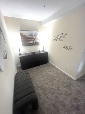 Interior - Charming Cozy Stay in Rockville - Perfect for a getaway (Rockville)