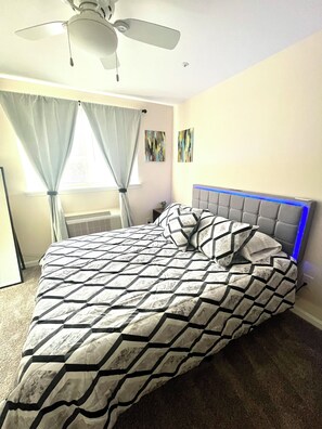 Room - Charming Cozy Stay in Rockville - Perfect for a getaway (Rockville)