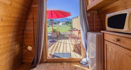 “Pink Pod” Cabin in Saint-André