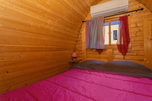 1 bedroom - “Pink Pod” Cabin in Saint-André (Saint Andre)