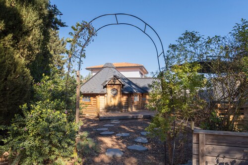 Chalet "Kota Crème Catalane" with Mountain View, Wi-Fi, and Air Conditioning