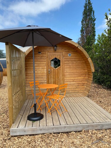 Appartement « Barrel Orange » avec vue sur la montagne, terrasse privée et climatisation